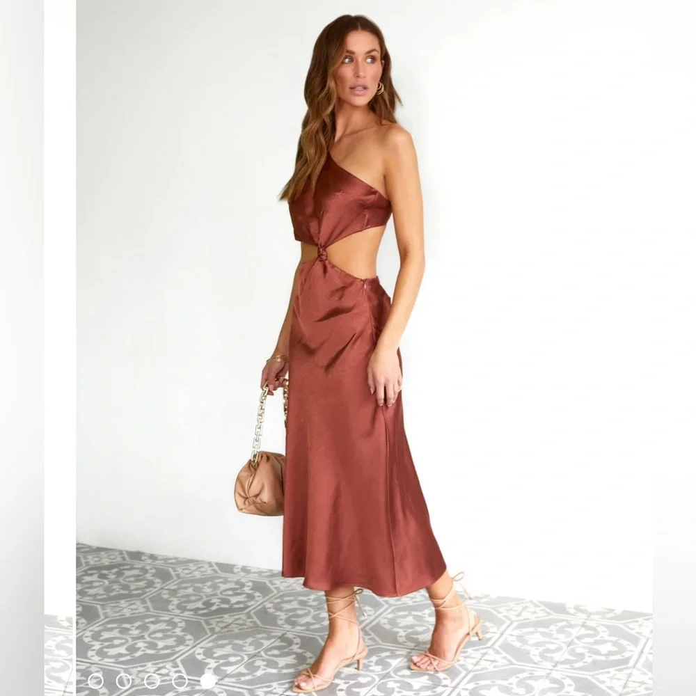 Vici Cosmia Satin Cutout Midi Dress - Picture 3 of 4